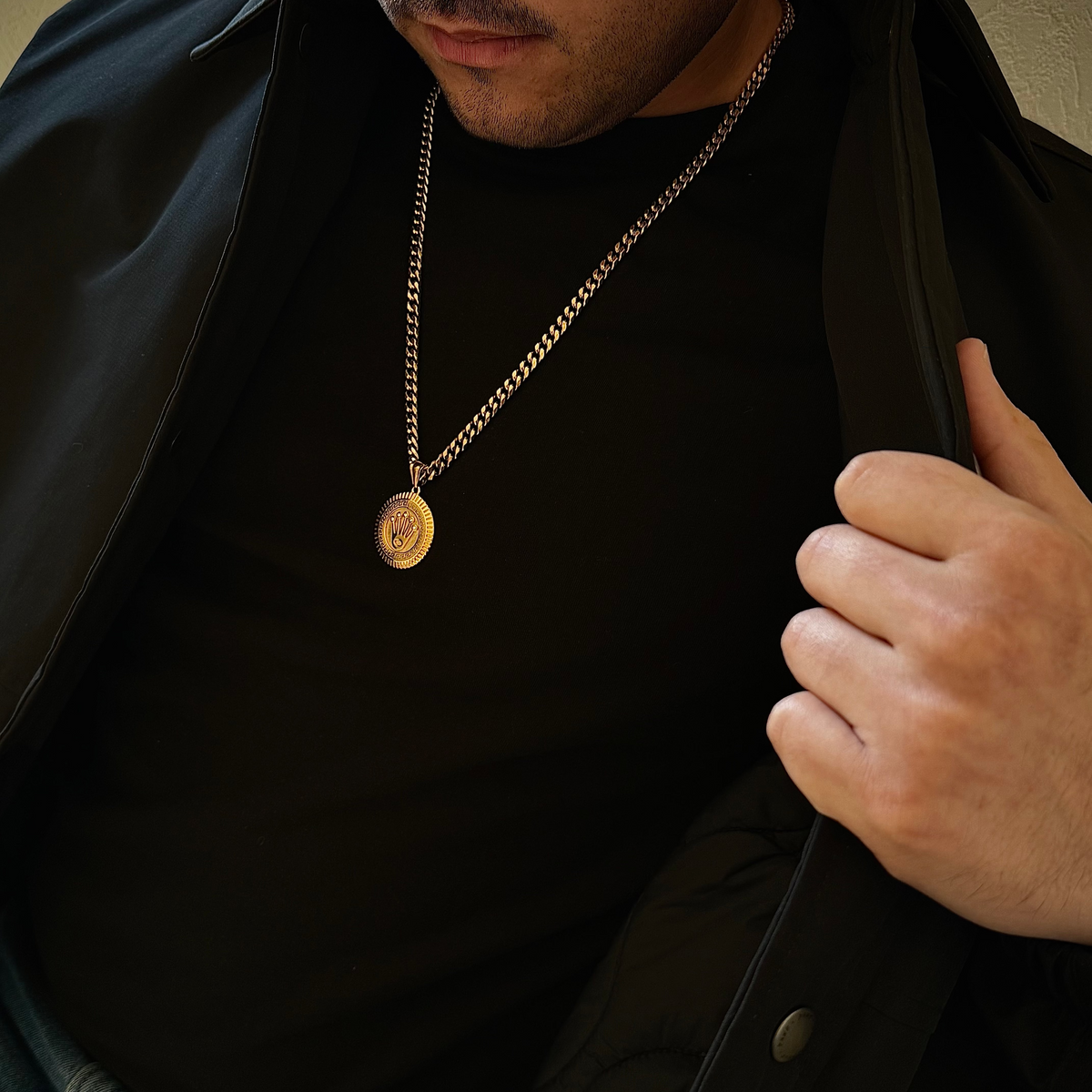 CHAÎNE CUBAINE 6 MM + PENDENTIF COURONNE