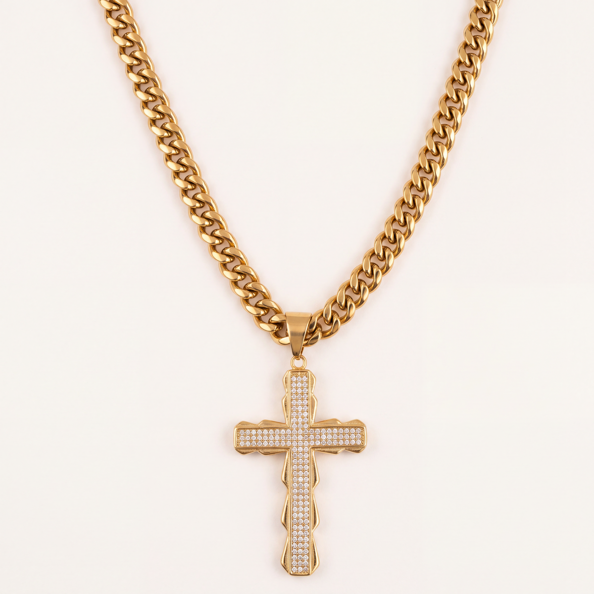 Chaîne Cubaine 9 mm + pendentif Croix Brillante
