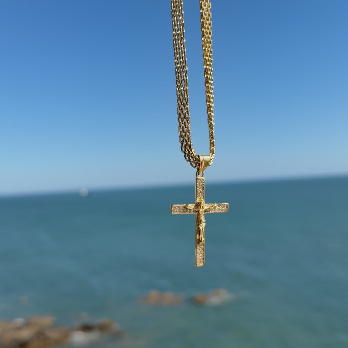 CHAÎNE MAILLE ROYALE 6 MM + PENDENTIF CROIX CRISTO | ZIRCONS